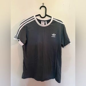 ADIDAS T SHIRT